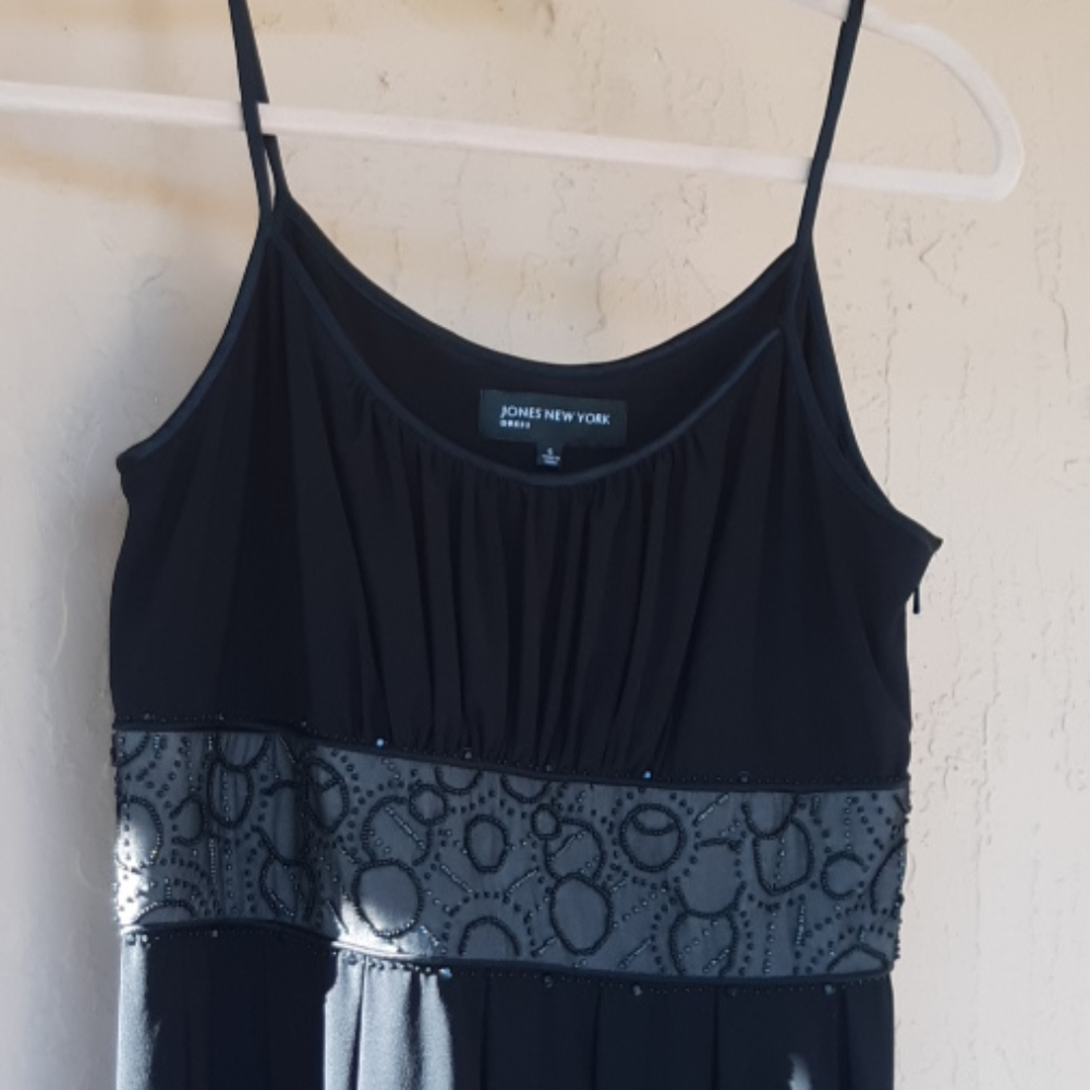 Jones New York spaghetti strap sequin bodice dress